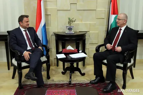 Palestinian Prime Minister, Rami Hamdallah, meets with Prime Minister of Luxembourg Xavier Betel, in the West Bank city of Ramallah, on Sep. 13, 2016. Photo by Prime Minister Office