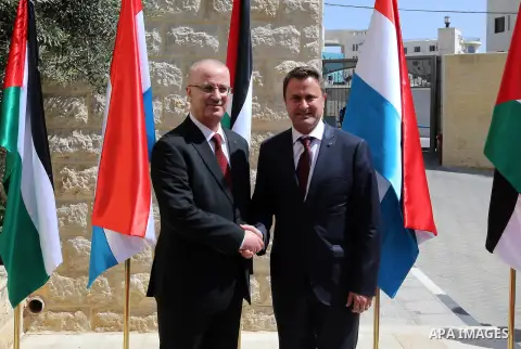 Palestinian Prime Minister, Rami Hamdallah, meets with Prime Minister of Luxembourg Xavier Betel, in the West Bank city of Ramallah, on Sep. 13, 2016. Photo by Prime Minister Office