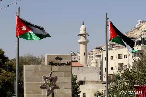Jordanian Ambassador in Palestine Khalid al-Shawabkah opens Square of the late King Hussein Bin Talal, in the West Bank city of Nablus, on Oct. 05, 2016. Photo by Nedal Eshtayah