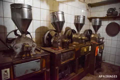 A coffee roastery are seen in a factory, in Cairo, Egypt on October 11, 2016. The shop of Abdul Salam Al-banan is one of the oldest shops of the coffee industry in Egypt. Photo by Amr Sayed