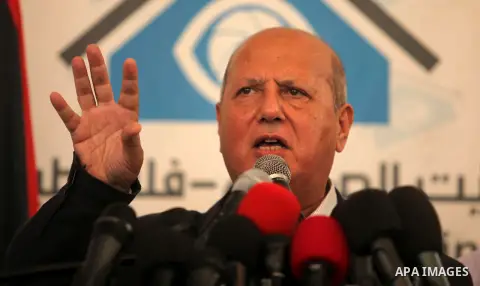 Head of the Popular Committee Jamal El-Khodari speaks during a press conference, in Gaza city, on October 15, 2016. Photo by Ashraf Amra
