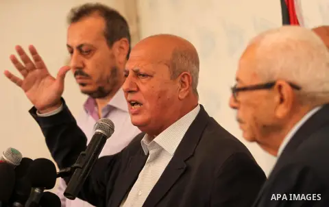 Head of the Popular Committee Jamal El-Khodari speaks during a press conference, in Gaza city, on October 15, 2016. Photo by Ashraf Amra