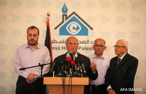 Head of the Popular Committee Jamal El-Khodari speaks during a press conference, in Gaza city, on October 15, 2016. Photo by Ashraf Amra