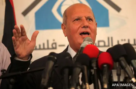Head of the Popular Committee Jamal El-Khodari speaks during a press conference, in Gaza city, on October 15, 2016. Photo by Ashraf Amra