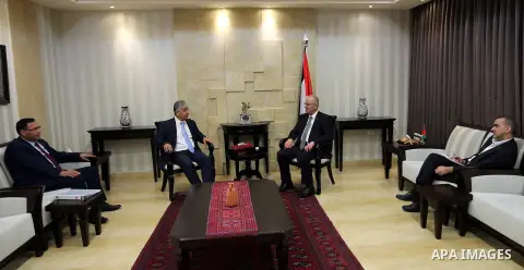 Palestinian Prime Minister Rami hamdallah meets with head of the Palestinian Authority retirement, Dr. Ahmed Majdalani, in the West Bank city of Ramallah on October 19, 2016. Photo by Prime Minister Office