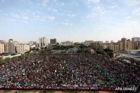 Palestinians attend a rally marking the 29th anniversary of the foundation of the Islamic Jihad movement in Gaza City October 21, 2016. Photo by Ashraf Amra