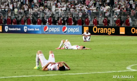 Zamalek's players react after losing the CAF Champions League football competition following the second round of the final match against South Africa's Mamelodi Sundowns on October 23, 2016 at the Borg el-Arab Stadium ne...