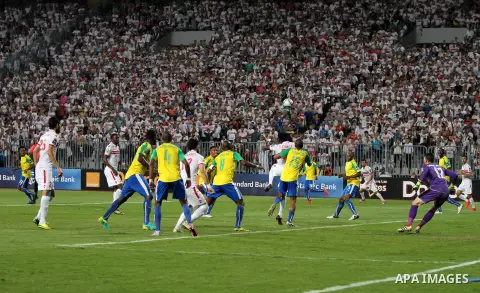 South Africa's Mamelodi Sundowns players and Egypt's Zamalek club compete during the CAF Champions League final football match between Zamalek and Mamelodi Sundowns on October 23, 2016 at the Borg el-Arab Stadium near Al...