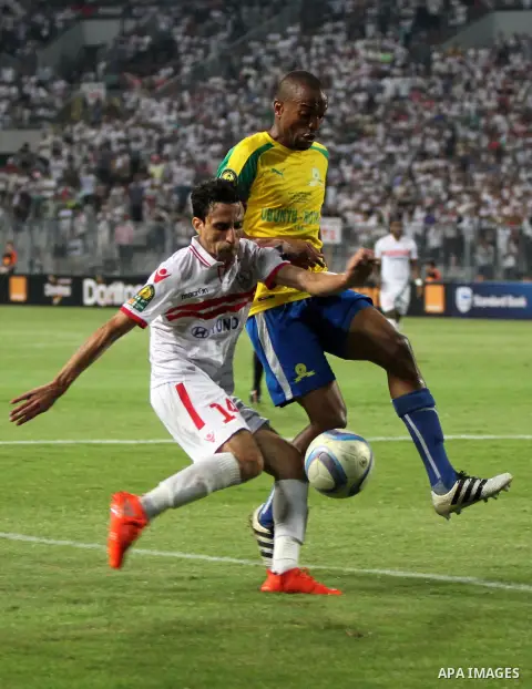 South Africa's Mamelodi Sundowns players and Egypt's Zamalek club compete during the CAF Champions League final football match between Zamalek and Mamelodi Sundowns on October 23, 2016 at the Borg el-Arab Stadium near Al...