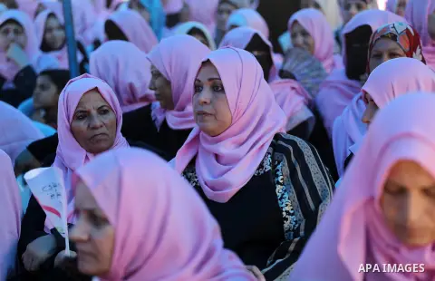 Palestinian cancer patients take part in a rally of the Breast Cancer Awareness campaign, in Gaza City on Oct. 26, 2016. Photo by Mohammed Asad