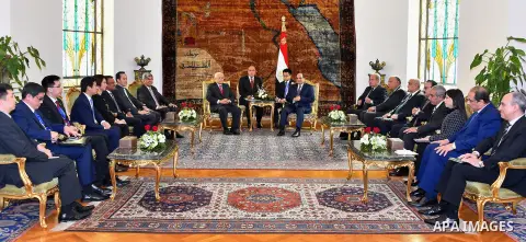 Egyptian President Abdel Fattah al-Sisi meets with Singapore's President Tony Tan at the Presidential Palace in Cairo , Egypt, on October 31, 2016. Photo by Egyptian President Office