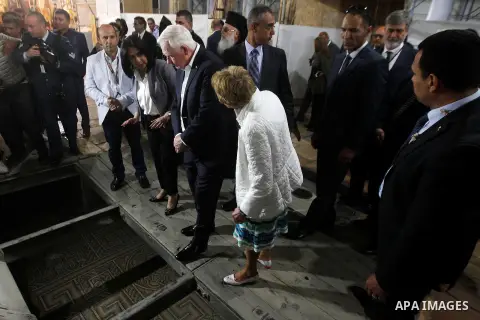 Canada's Governor General David Johnston visits the Church of Nativity in the West Bank city of Bethlehem November 5, 2016. Photo by Wisam Hashlamoun