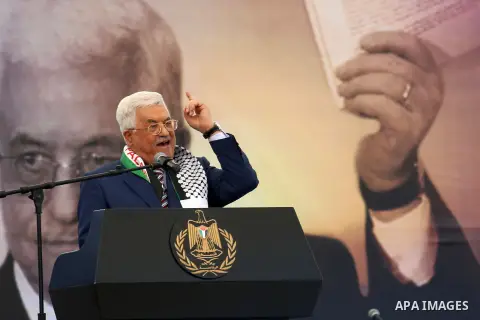 Palestinian President Mahmoud Abbas delivers a speech during a rally marking the 12th anniversary of Palestinian leader Yasser Arafat's death, in the West Bank city of Ramallah November 10, 2016. Photo by Shadi Hatem