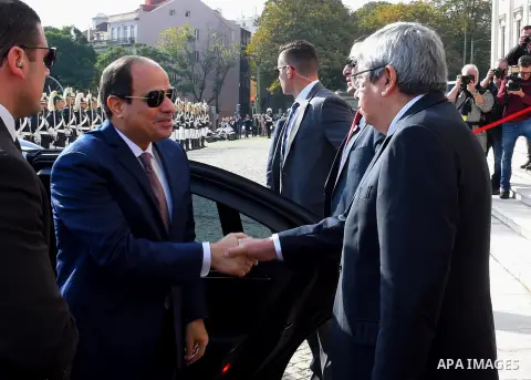 Speaker of the Portuguese Parliament Eduardo Ferro Rodrigues shake hands with Egyptian President Abdel Fattah al-Sisi as he arrives to visit the Portuguese Parliament in Lisbon, Portugal, 22 November 2016. Photo by Egypt...