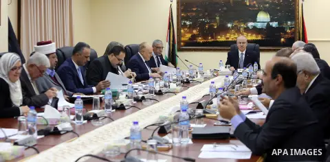 Palestinian Prime Minister, Rami Hamdallah, chairs a meeting of the council Ministers, in the West Bank city of Ramallah, on November 29, 2016. Photo by Prime Minister Office