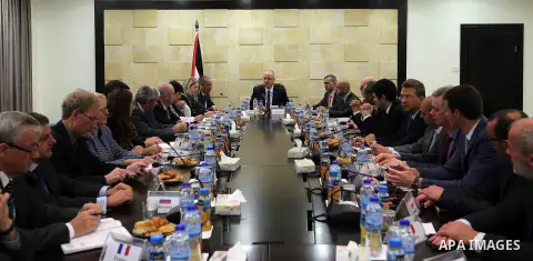 Palestinian Prime Minister Rami Hamdallah, will meet Consuls, ambassadors and representatives of the European Union to Palestine in the West Bank city of Ramallah on November 30, 2016. Photo by Mohammed Asad