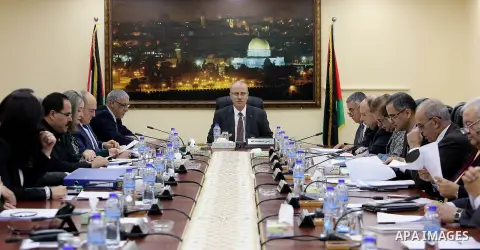 Palestinian Prime Minister, Rami Hamdallah, chairs a meeting of the council Ministers, in the West Bank city of Ramallah, on December 20, 2016. Photo by Prime Minister Office