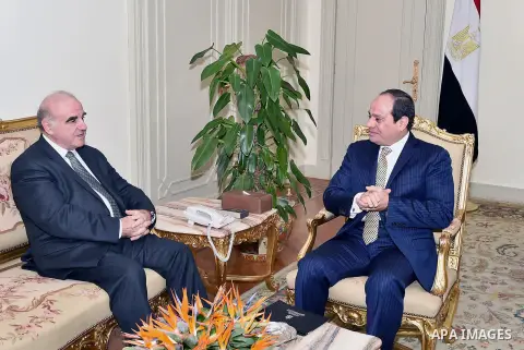 Egyptian President Abdel Fattah al-Sisi meets with Maltese Foreign Minister George Vella, in Cairo, Egypt, on December 21, 2016. Photo by Egyptian President Office