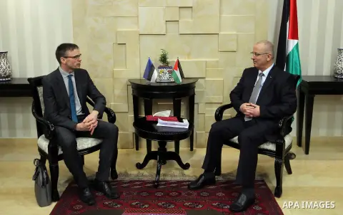 Palestinian Prime Minister Rami Hamdallah, meet with Estonian Foreign Minister Sevn Mixer, in West Bank city of Ramallah, on March 9, 2017. Photo by Prime Minister Office