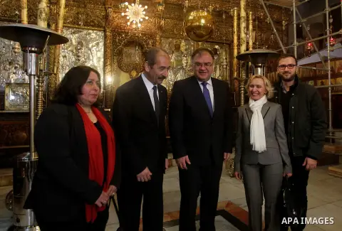 Chairman of the Tripartite Bosnian Presidency Mladen Ivanic visits the Church of the Nativity in the West Bank city of Bethlehem, March 15, 2017. Photo by Wisam Hashlamoun
