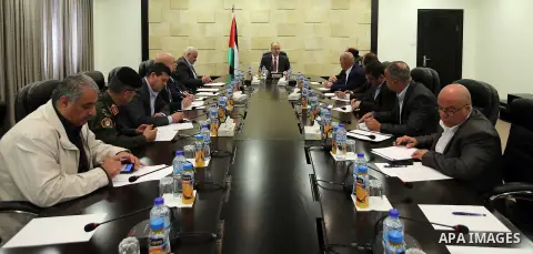 Palestinian Prime Minister Rami Hamdallah chairs a meeting of security chiefs, in the West Bank city of Ramallah, on April 10, 2017. Photo by Prime Minister Office