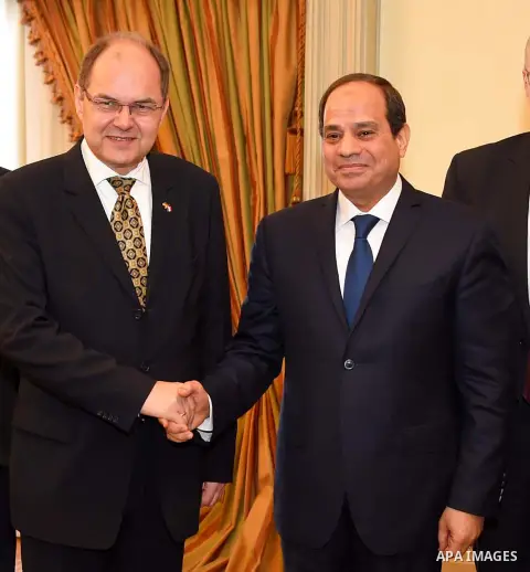 Egyptian President Abdel Fattah al-Sisi shakes hands with German Minister for Agriculture and Food Christian Schmidt, during a meeting in Cairo, Egypt, on April 11, 2017. Photo by Egyptian President Office