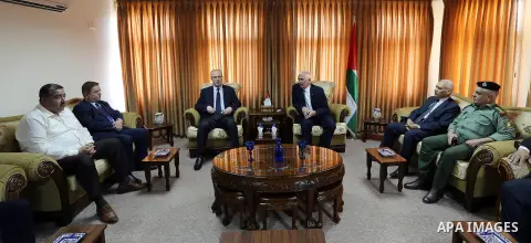 Palestinian Prime Minister Rami Hamdallah meets with the security chiefs, in the West Bank city of Hebron, in April 29, 2017. Photo by Prime Minister Office