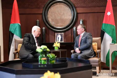 Palestinian President Mahmoud Abbas meets with Jordan's King Abdullah II in Amman, Jordan, on April 30, 2017. Photo by Osama Falah