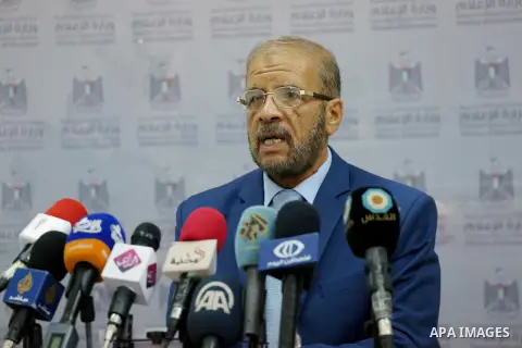 Deputy head of the Gaza power authority, Fathi Sheikh Khalil, speaks during a press conference in Gaza city on May 28, 2017. Photo by Mohammed Asad