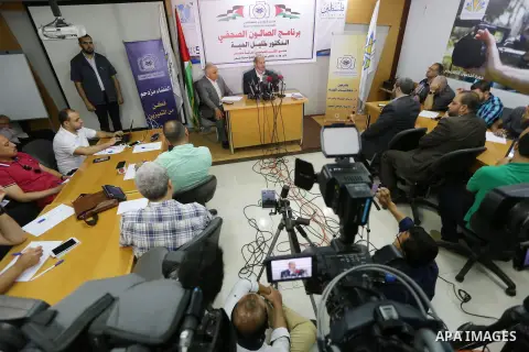Senior Hamas leader Khalil al-Hayah speaks during a press conference in Gaza city on June 18, 2017. Photo by Mohammed Asad