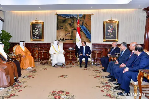 Egyptian President Abdel Fattah al-Sis meets with Abu Dhabi Crown Prince Sheikh Mohammed bin Zayed al-Nahyan after he arrives, in Cairo, Egypt on June 19, 2017. Photo by Egyptian President Office