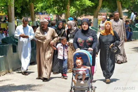 Egyptians enjoy at a zoo on the second day of of Eid al-Fitr holiday which marks the end of the Muslim holy month of Ramadan, in Cairo June 26, 2017. Photo by Amr Sayed
