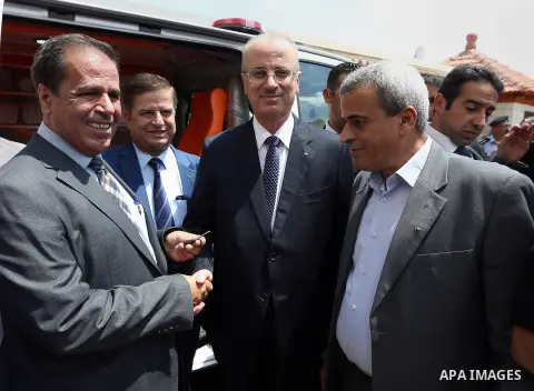 Palestinian Prime Minister Rami Hamdallah visits Darwish Nazal governmental hospital in the West Bank city of Qalqilya, on July 29, 2017. Photo by Prime Minister Office
