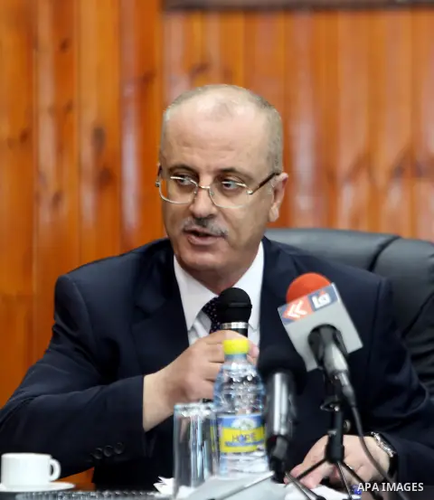 Palestinian Prime Minister Rami Hamdallah visits Darwish Nazal governmental hospital in the West Bank city of Qalqilya, on July 29, 2017. Photo by Prime Minister Office