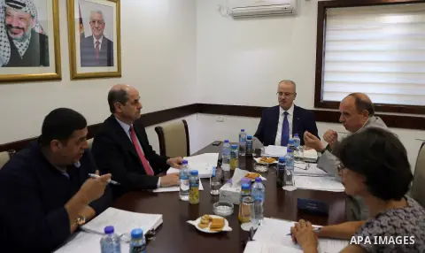 Palestinian Prime Minister, Rami Hamdallah, chairs Meeting of the High Committee for Jerusalem, in the West Bank city of Ramallah, on August 14, 2017. Photo by Prime Minister Office