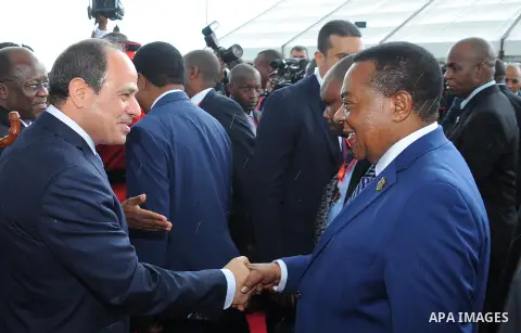 Egyptian President Abdel Fattah al-Sisi is received by Tanzania's President John Magufuli at the Julius Nyerere International Airport in Dar es Salaam, Tanzania August 14, 2017. Photo by Egyptian President Office