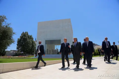 United Nations Secretary General Antonio Guterres visits the Yasser Arafat Museum in the West Bank city of Ramallah, on August 29, 2017. Photo by Shadi Hatem