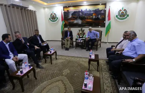 The head of the International Committee of the Red Cross, Peter Maurer, meets with leader of the Hamas Islamist movement in Gaza Yahya Sinwa, in Gaza City, on September 5, 2017. Photo by Mohammed Asad