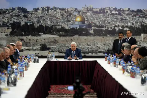 Palestinian President Mahmoud Abbas chairs a meeting of the Palestinian leadership in the West Bank city of Ramallah on September 25, 2017 Palestinian prime minister Rami Hamdallah will travel to Gaza on October 2 as par...