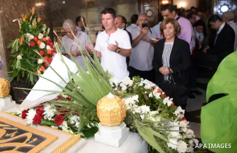 Egyptians visit the grave of former Egyptian President Gamal Abdel Nasser, on the occasion of the 46th anniversary of his death, in Cairo, on September 28, 2017. Photo by Amr Sayed