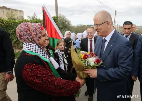 Palestinian Prime Minister Rami Hamdallah opens several projects in the West Bank city of Tulkarem, on October 28, 2017. Photo by Prime Minister Office