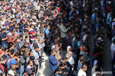 Palestinians attend the funeral of one of the Palestinians killed in an Israeli operation to blow up a tunnel stretching from the Gaza Strip into Israel in Bureij refugee camp in central Gaza Strip, on October 31, 2017....