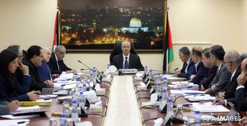 Palestinian Prime Minister, Rami Hamdallah, chair a meeting of the council ministers, in the West Bank city of Ramallah, on November 7, 2017. Photo by Prime Minister Office