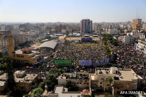 Palestinian Fatah supporters take part in a rally to mark the 13th anniversary of the death of late Palestinian leader Yasser Arafat in Gaza City on November 11, 2017. Photo by Atia Darwish