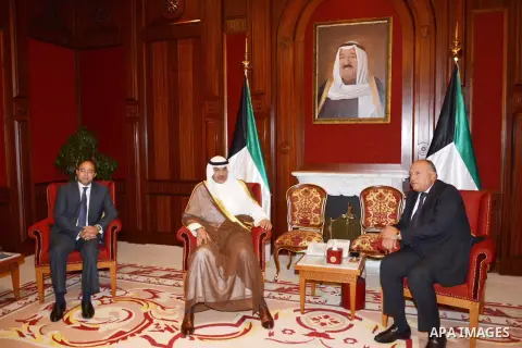 Egyptian Foreign Minister Sameh Shoukry meets with his Kuwaiti counterpart, Sheikh Sabah al-Khaled al-Sabah, in Kuwait City, on November 13, 2017. Photo by Stringer