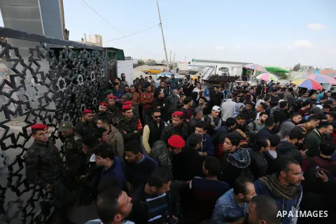 Palestinian students shout outside Rafah border crossing demanding to travel to complete their study abroad in the southern Gaza Strip on November 20, 2017, following its opening for three days for the first time since a...