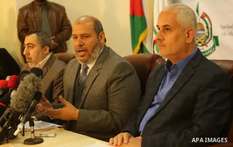 Senior Hamas leader Khalil al-Hayah speaks during a press conference in Gaza city on November 27, 2017. Photo by Ashraf Amra