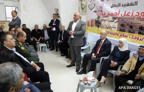 Palestinian Prime Minister Rami Hamdallah offered his condolences to the family of Mahmoud Odeh, in the West Bank city of Nablus on December 04, 2017. Photo by Prime Minister Office