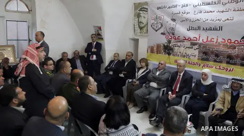 Palestinian Prime Minister Rami Hamdallah offered his condolences to the family of Mahmoud Odeh, in the West Bank city of Nablus on December 04, 2017. Photo by Prime Minister Office