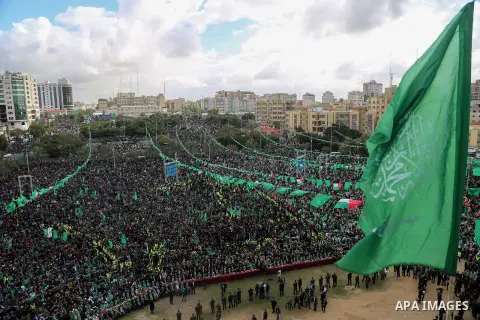 Palestinian Hamas supporters attend a rally marking the 30th anniversary of the founding of the Hamas movement, in Gaza city, December 14, 2017. Photo by Mohammed Dahman